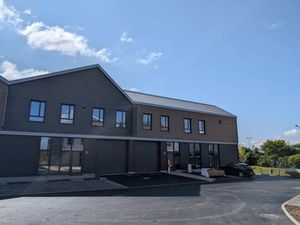 CELLULES NEUVES A LOUER DES 174 M²