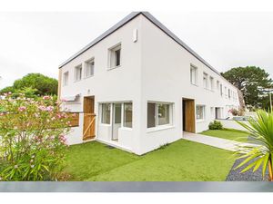 BUREAUX - LOCAUX PROFESSIONNELS - À LOUER - LA BAULE - 72 m2 - JARDIN PRIVATIF