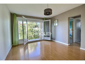 Un appartement avec balcon et garage à SAINT MAX Résidence Saint Pierre