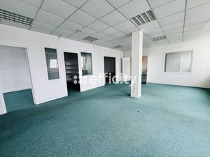 Bureau 6 pièces - 141 m²