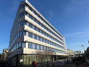 IMMEUBLE DE BUREAUX A LOUER PIED DE GARE ERMONT-EAUBONNE