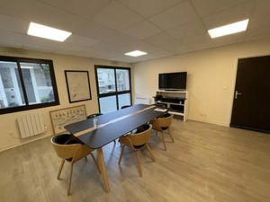 BUREAUX À LOUER-142 M²-PROCHE PARC ■ DE PROCÉ