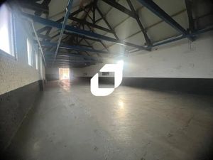 A LOUER  IDEALEMENT SITUES EN CENTRE VILLE