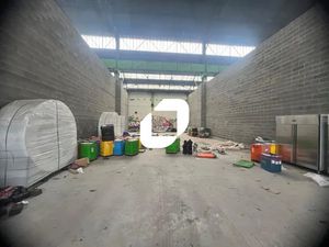 A LOUER  LOYER ATTRACTIF - LOCAUX BIEN SITUES