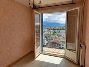 Vente appartement 4 pièces 66 m² Voiron (38500)
