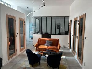 Bureaux rénovés et meublés à Louer dans le Centre