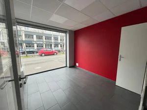 A LOUER LOCAL COMMERCIAL ST NAZAIRE 93M2