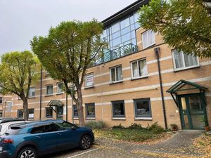 SURFACE DE BUREAUX A VENDRE - ACCES PMR - ERP POSSIBLE