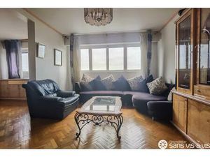 Courbevoie  Quartier Charras - Résidence Les Gémeaux - Appartement de 4 pièces de 89m2