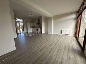Location Appartement 2 pièces à Pleurtuit (35730) : à louer 2 pièces / 54m² Pleurtuit