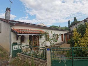 Maison De Hameau Avec Grange Et Cour