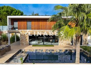 Vente villa 5 pièces 242 m² à Marseille 13ème (13013)  1 249 000 €