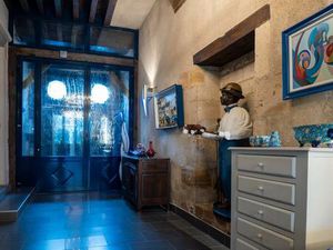 Demeure en Hyper centre de Chalons En Champagne de 14 piéces- Garage