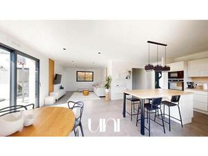 Maison T5 de 128m2 sur une parcelle de 464m2 à Meslay