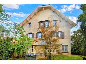 MANOIR DE 1801 PROTEGE PAR UN GRAND PARC