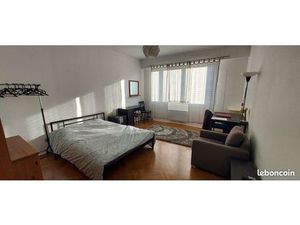 Chambre meublée de 19 m2. LYON 8ème