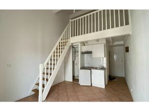 Location appartement  m² T-0 à La Rochelle  590 €