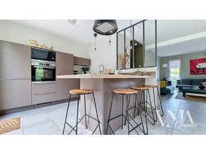 Vente maison 4 pièces 96 m² Cailloux-sur-Fontaines (69270)