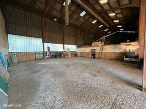 Place stockage ou camping car/caravane