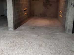 Garage box fermé quartier La Butte