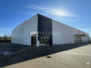 Location commerce 980 m² à Vaulx-en-Velin (69120)