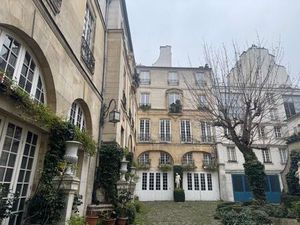 Location bureau 7 pièces 272 m² à Paris 7 (75007)