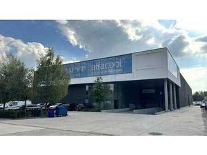 Entrepôt récent à louer le long de l'E40 à Erembodegem