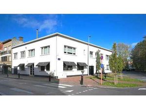 Rez-de-chaussée commercial d’angle – Emplacement premium à