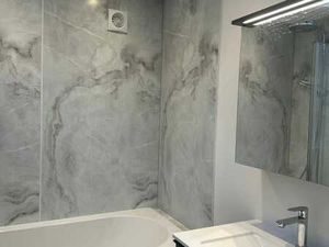 Maison très calme avec jardin et salle de bain rénovée