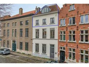 Brugge: Ruim duplexappartement met terras
