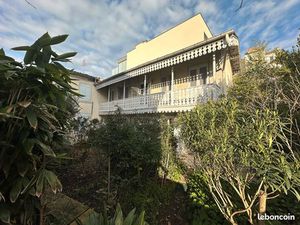 Jolie Maison de Ville avec Jardin