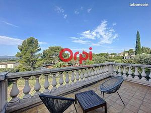 Villa 5 pièces 141 m²