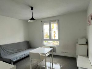 À louer à Clermont-Ferrand (63000) – Studio meublé avec parking privé