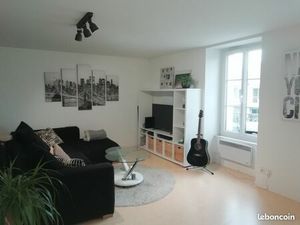 Appt 3 pièces entre Super U et Mairie 710