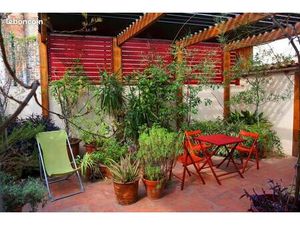   charmante maison centre-ville 90 m² T3 meublée avec grande terrasse 30 m² + parking dans