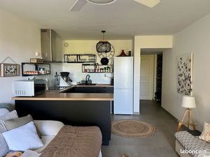 Location appartement T3 meublé centre-ville de Saint-Pierre excellent état