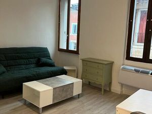 À LOUER – Studio meublé 21 m² refait à neuf – Centre-ville de Manosque