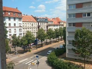 APPARTEMENT MEUBLE 33 m2-CUISINE SEPAREE -PARKING-CAVE