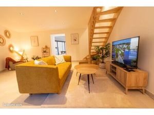 A louer - Superbe Maison Meublée 5 pièces 105m² + terrasse et dépendances - Bourg de Sucé-