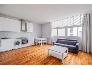 PARIS VIII - RUE DU FAUBOURG SAINT HONORÉ - MEUBLE - BEAU 2 PIÈCES 43 5M² AU 5E ETAGE