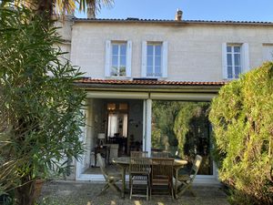 ANGOULEME Quartier calme et prisé : jolie maison de ville re