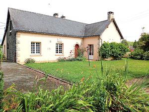 Maison en campagne à Saint-Pierre des Landes avec 15 658 m2