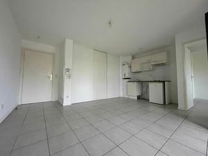 Bas Cenon - Appartement T2 de 40 m² avec loggia et place de parking