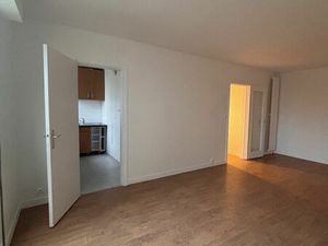 Location appartement 2 pièces  51.00m²  Chevilly