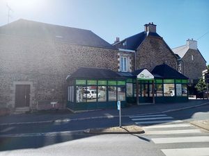 Local commercial Fougeres 190 m2