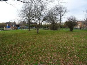 A VERNEUIL SUR VIENNE TERRAIN PLAT AVEC CU DE 700 M²