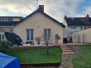 Maison plein pied plus petit logement au dessus