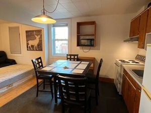 Grand studio meublé de 25m²