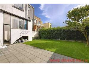 REZ-DE-CHAUSSEE UNE CHAMBRE + JARDIN !