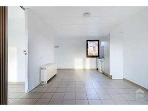 STUDIO AVEC PARKING PRIVATIF - QUARTIER HOCAILLE !